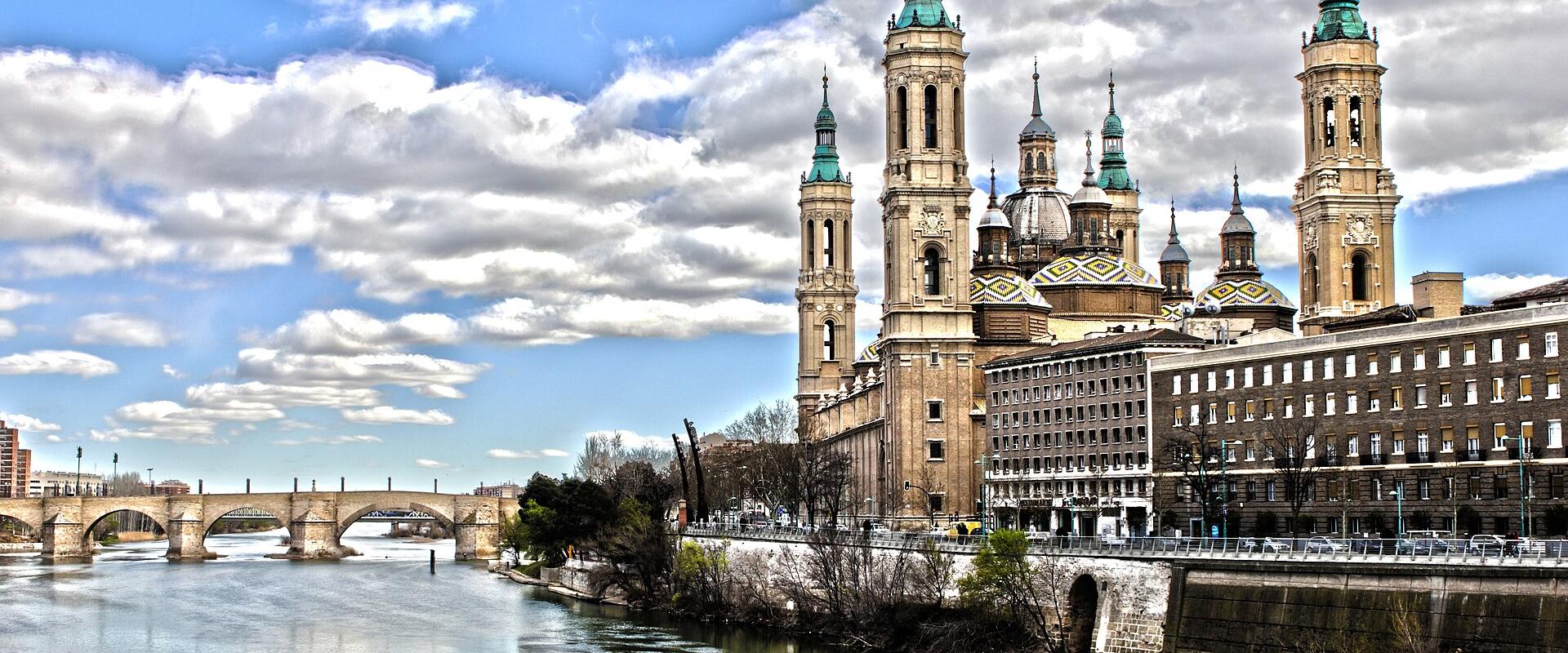 The Basílica del Pilar and the Ebro river in Zaragoza, Aragon