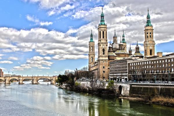 The Basílica del Pilar and the Ebro river in Zaragoza, Aragon