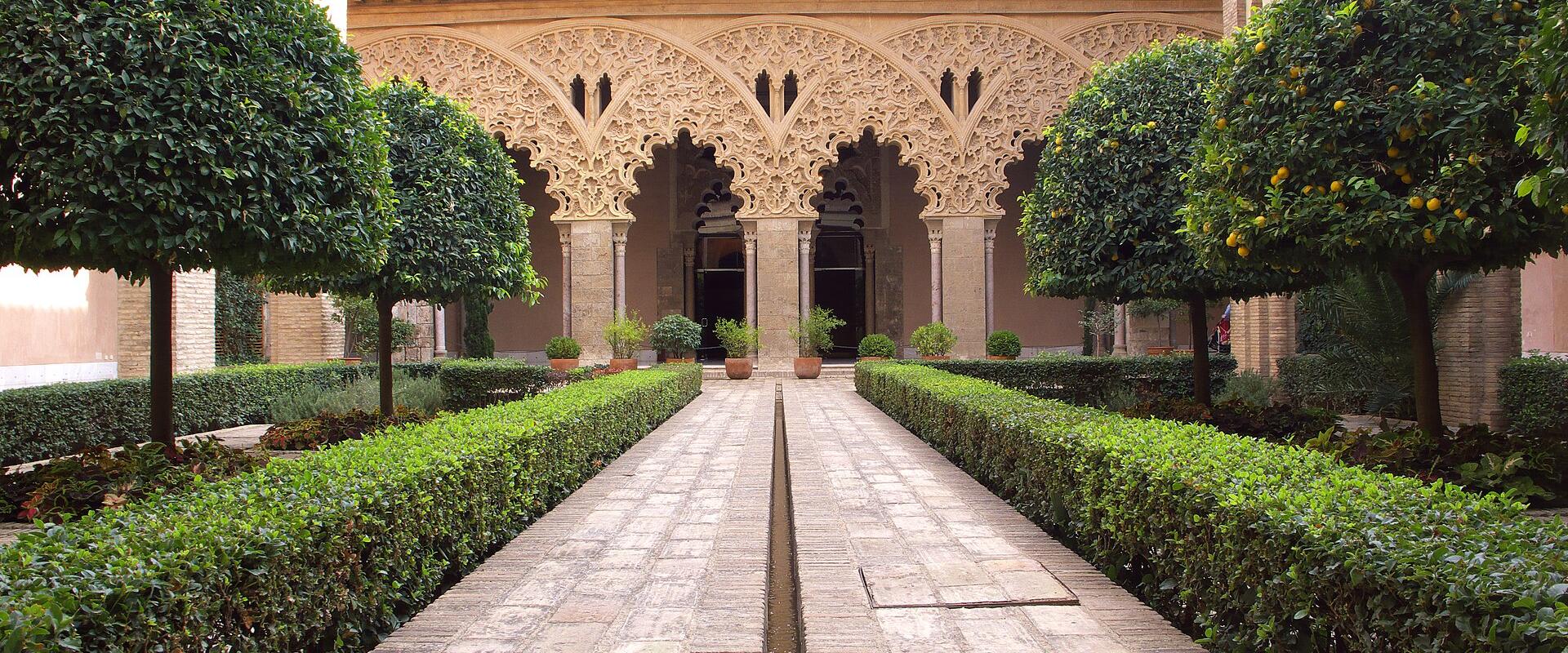 Palacio de la Aljafería Gardens