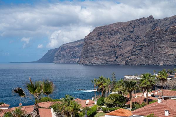 Los Gigantes Cliffs