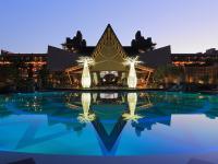 Hotels & Resorts