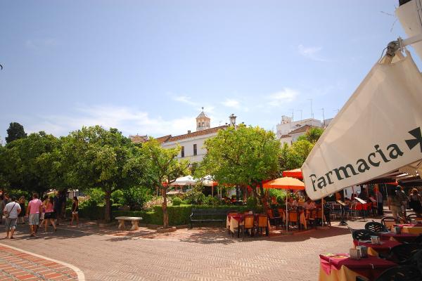 Plaza de los Naranjos (Orange Square)