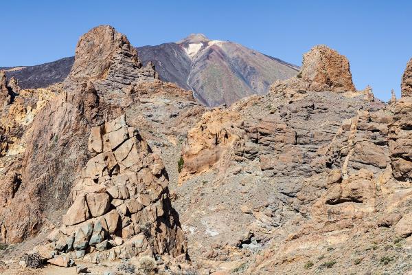 The Roques de García rock formations with Mount Teide behind, Teide National Park, Tenerife